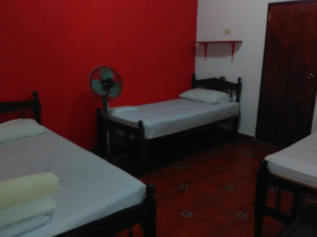 Hostal Casa Ivana Леон Экстерьер фото