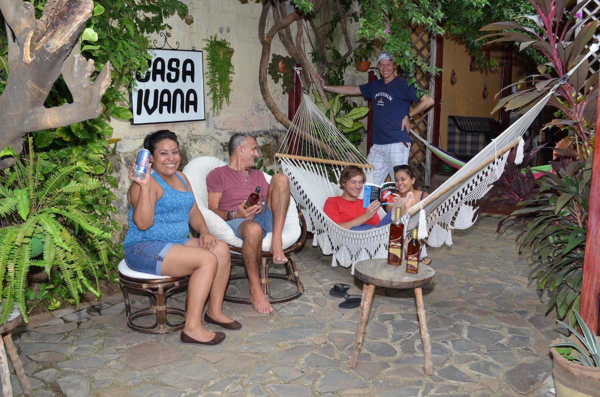 Hostal Casa Ivana Леон Экстерьер фото